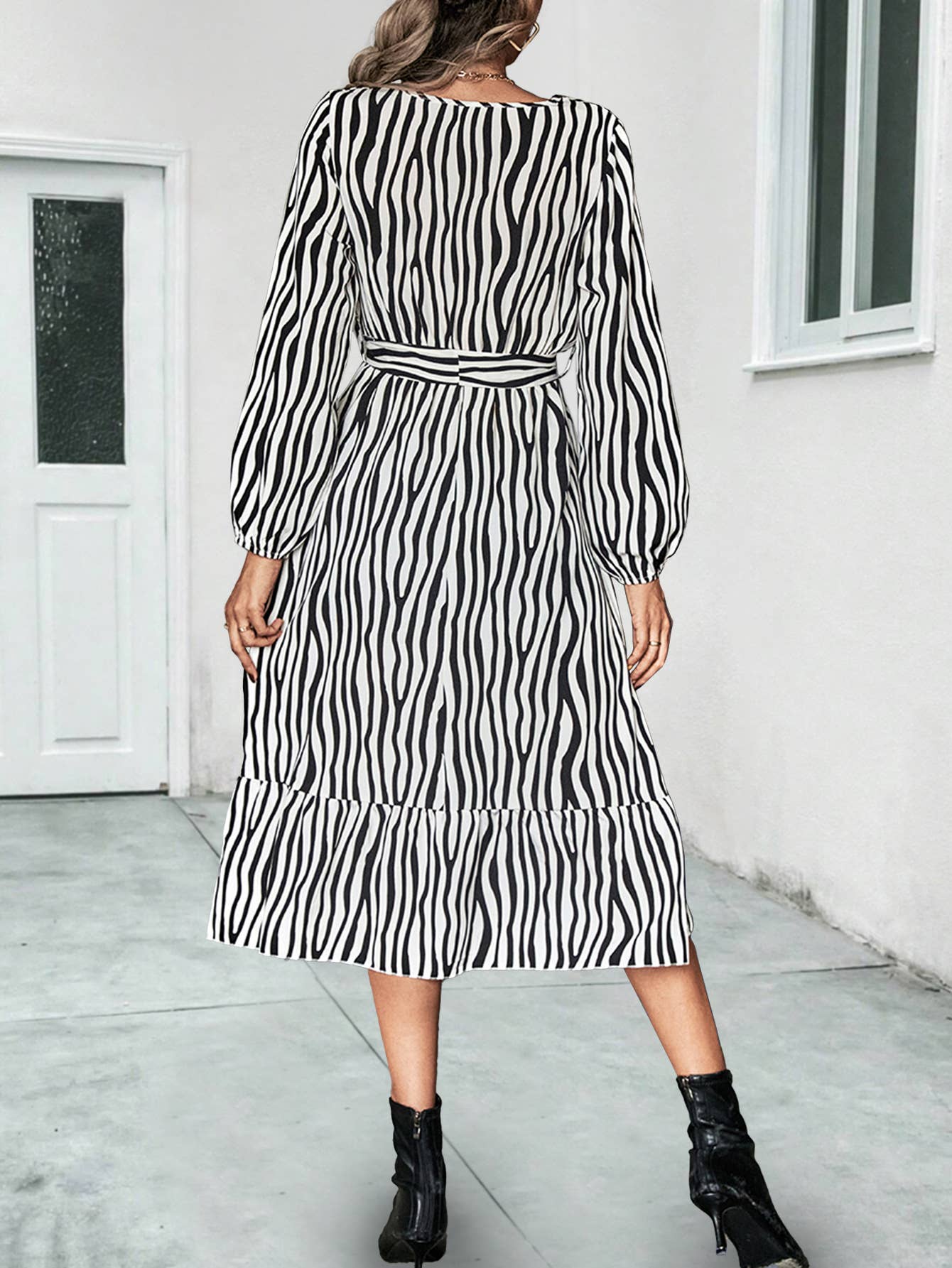 V-NECK LONG SLEEVE LEOPARD PRINT LONG DRESS