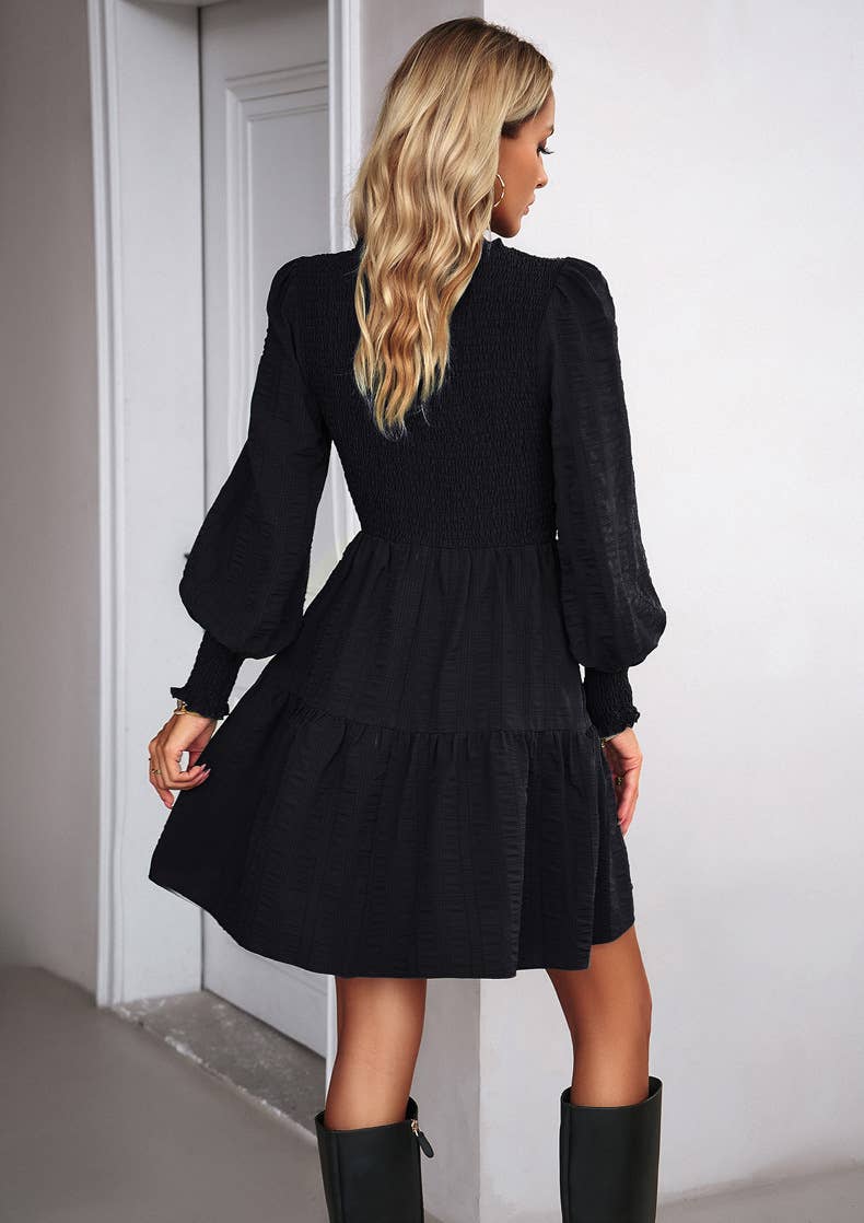 PLAY A HIGH-WAISTED DRESS WITH LANTERN SLEEVES