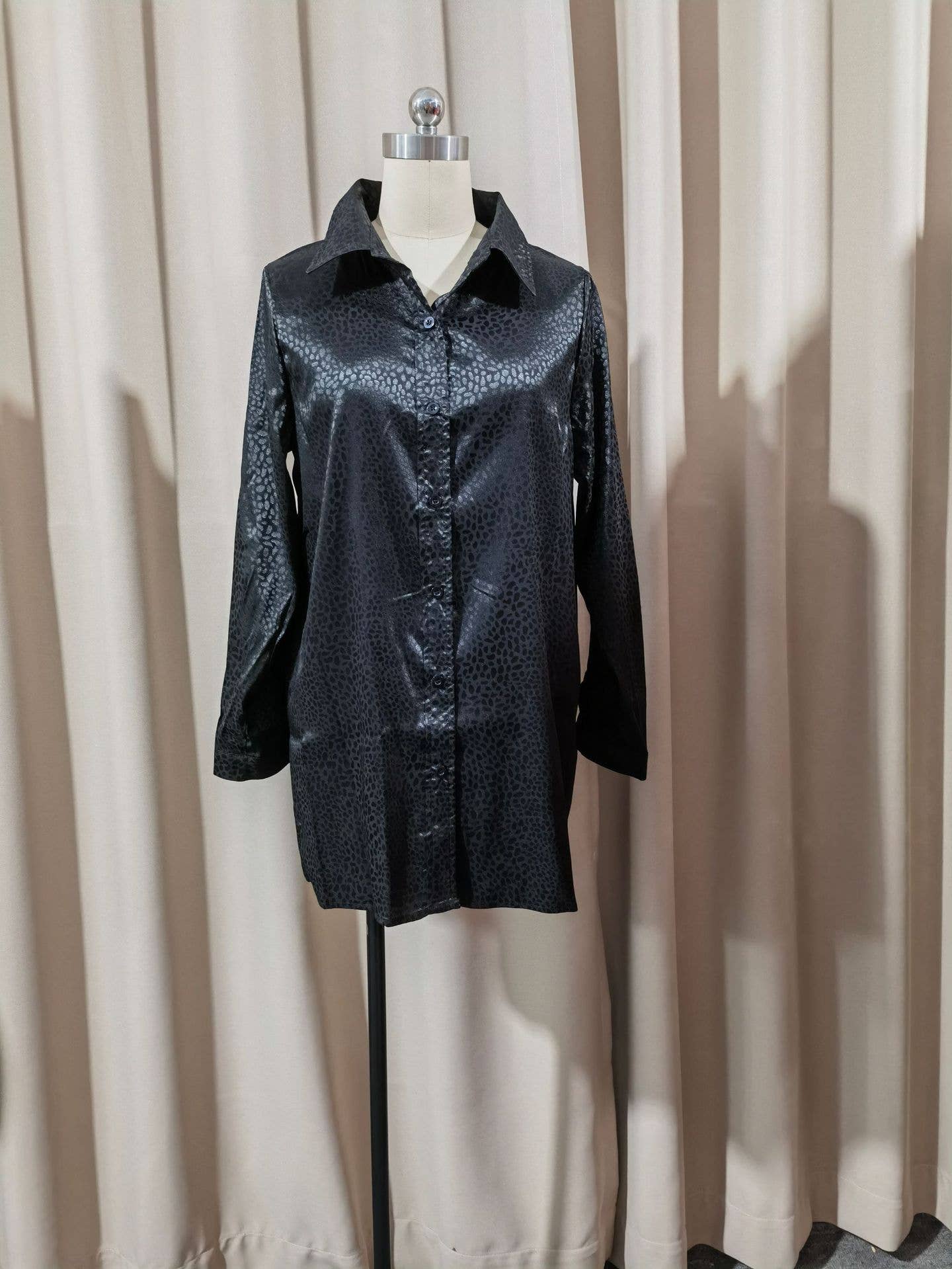 Elegant satin gravel pattern long-sleeved shirt
