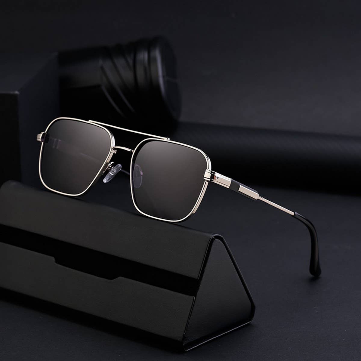 FASHIONABLE SQUARE FRAME SUN PROTECTION SUNGLASSES