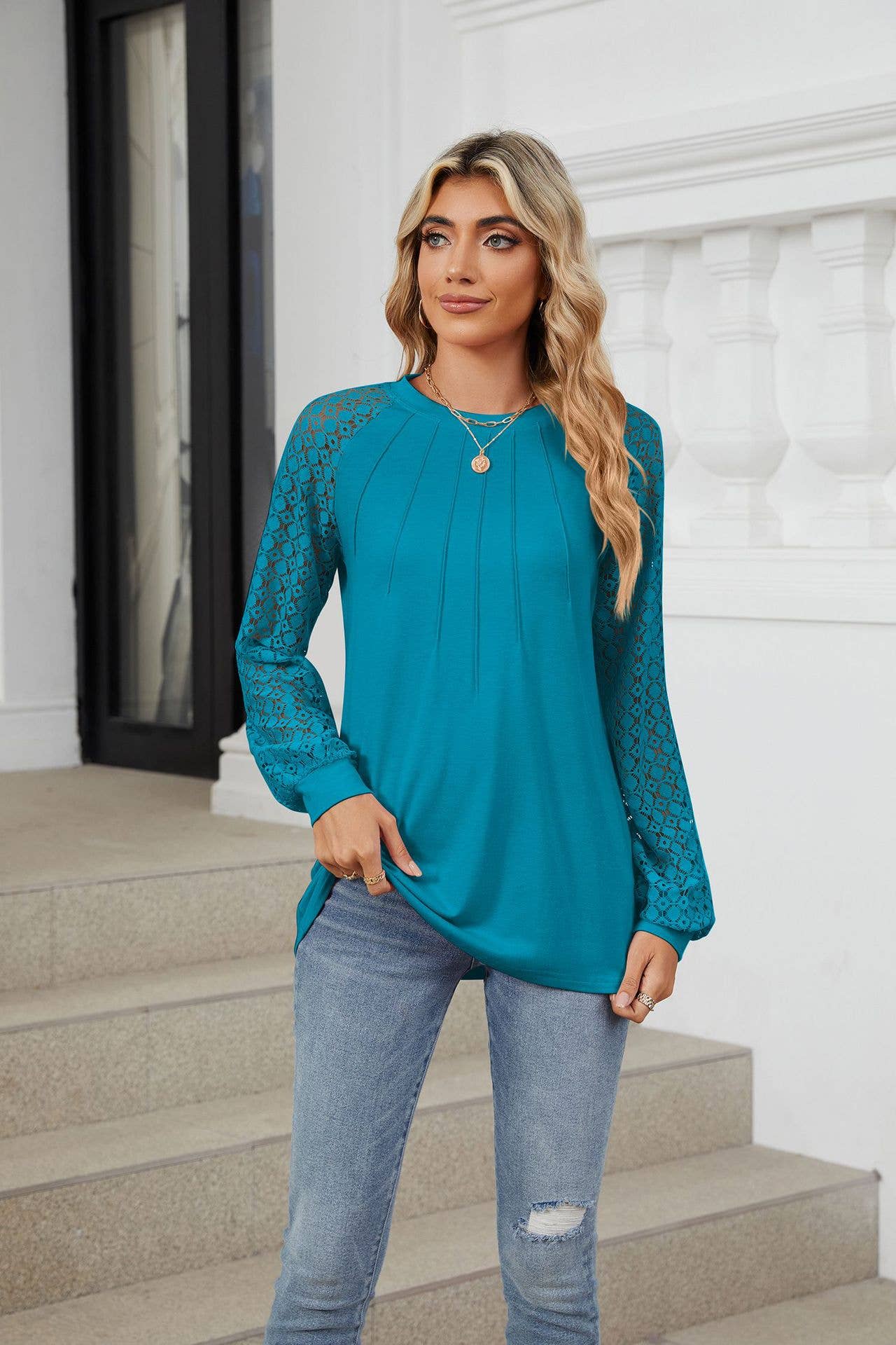 Round-neck solid-color lace long-sleeved T-shirt