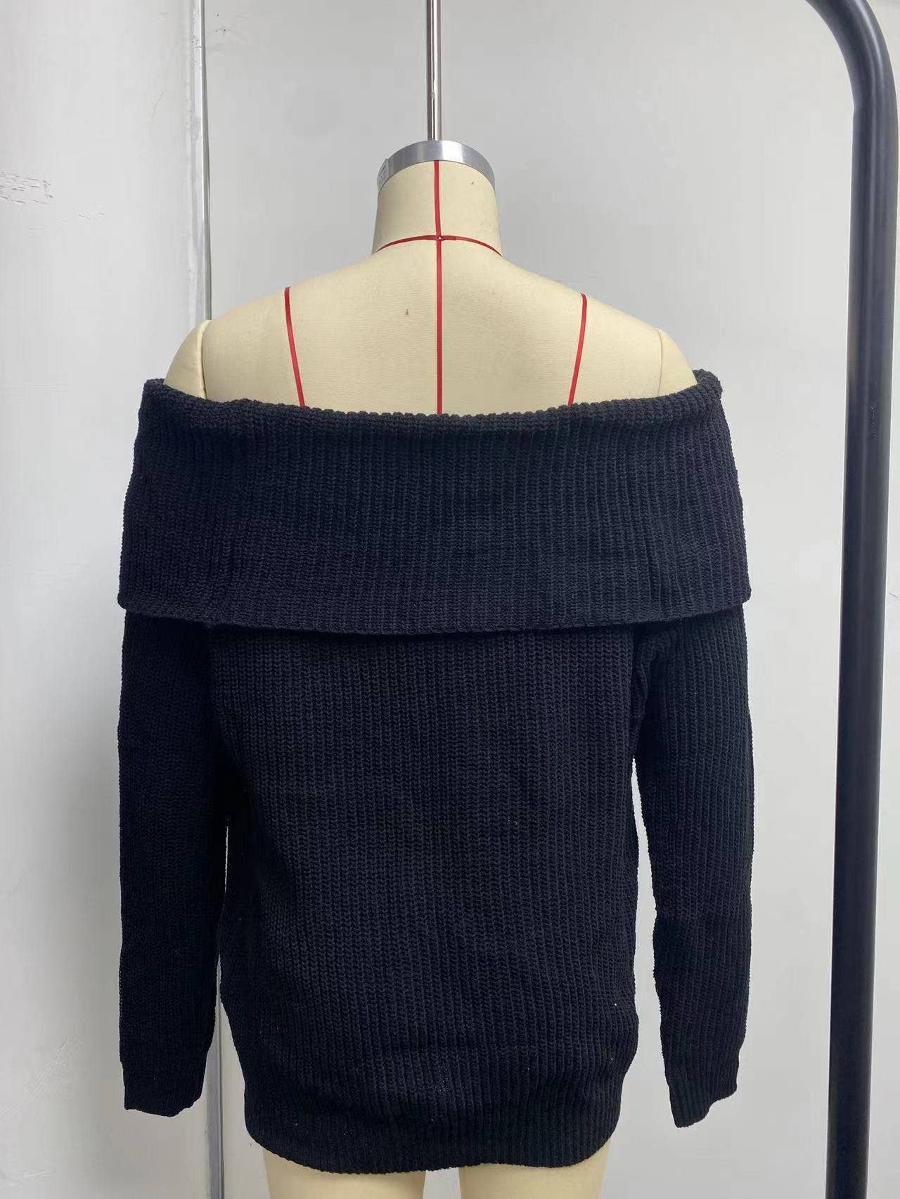 STRAPLESS SHOULDER SWEATER IN SOLID COLOR