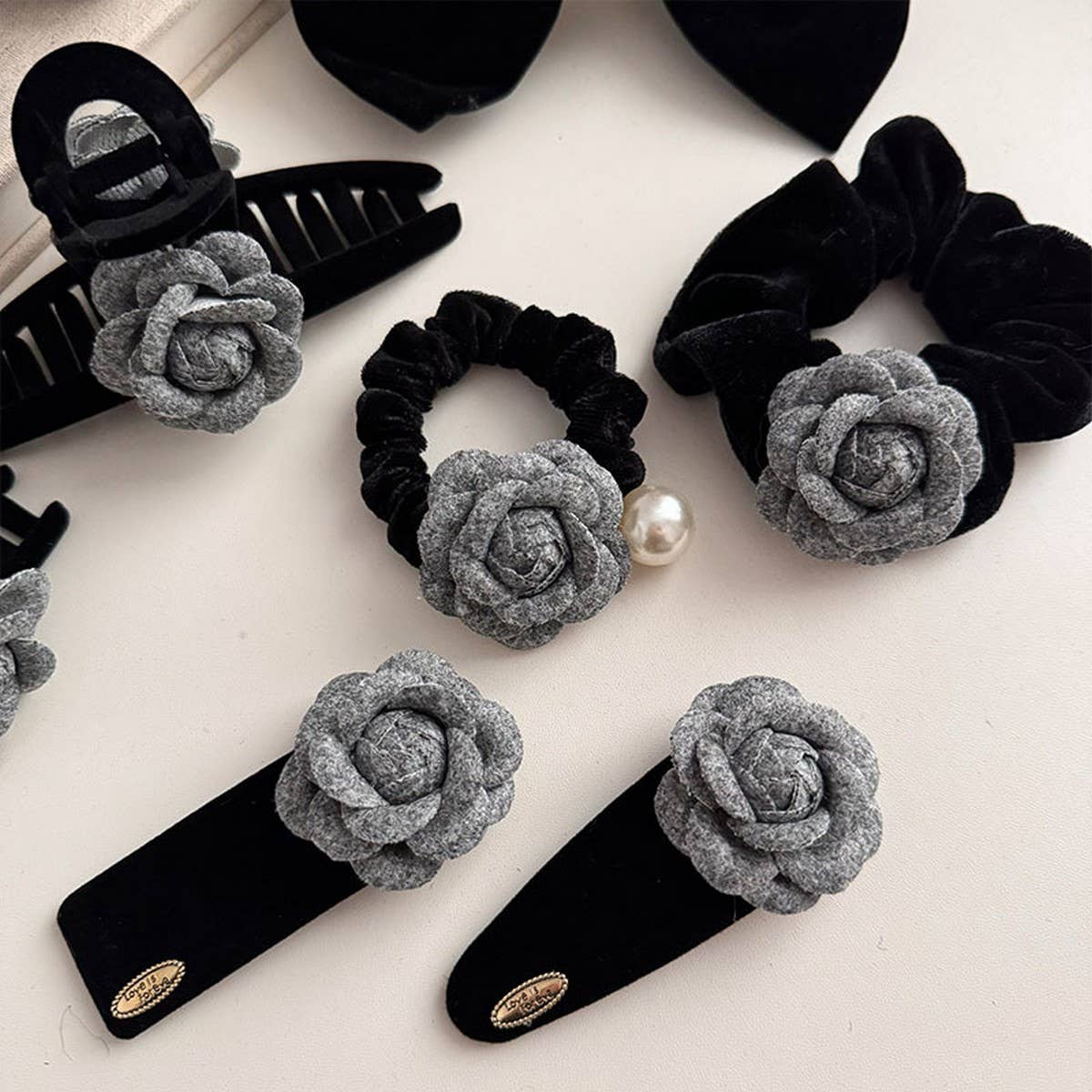 COOL GRAY CAMELLIA HAIRPIN HEADBAND