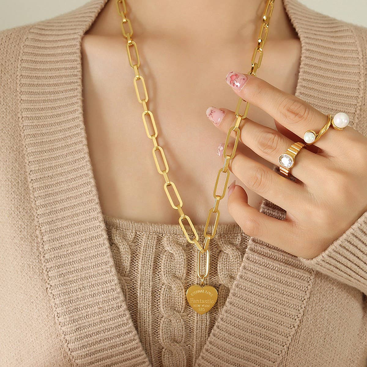 VALENTINE'S DAY HEART-SHAPED GOLD-PLATED NECKLACE