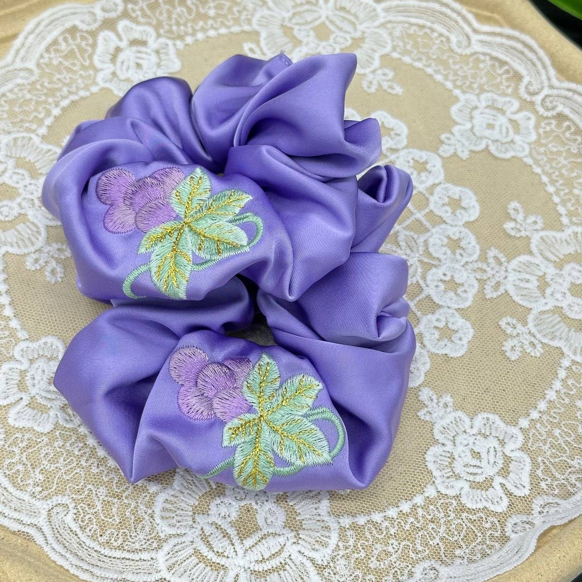 GRAPE HEAVY INDUSTRY EMBROIDERED FLOWER HAIRBAND