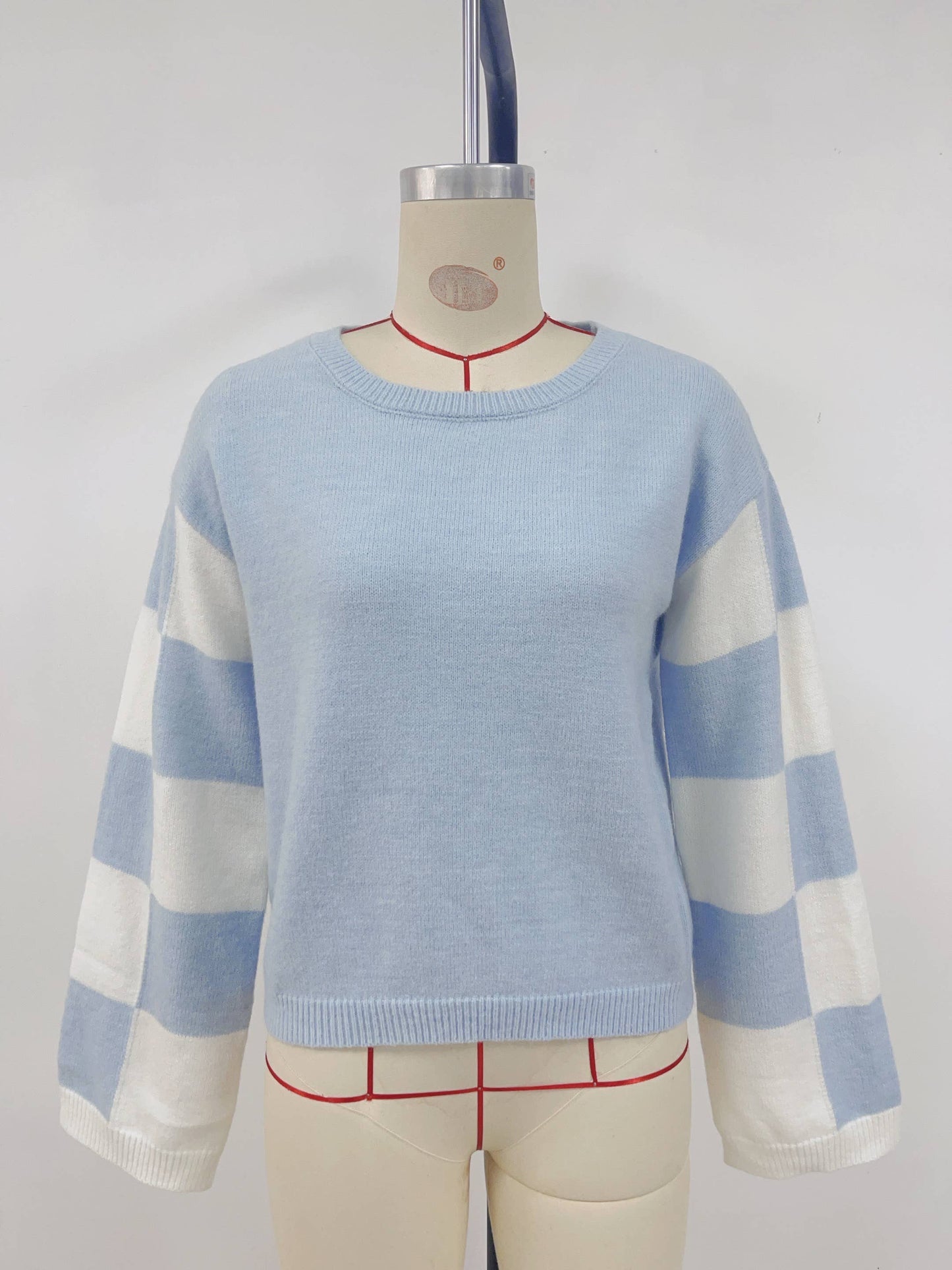 Fashionable color-blocking long-sleeved sweater