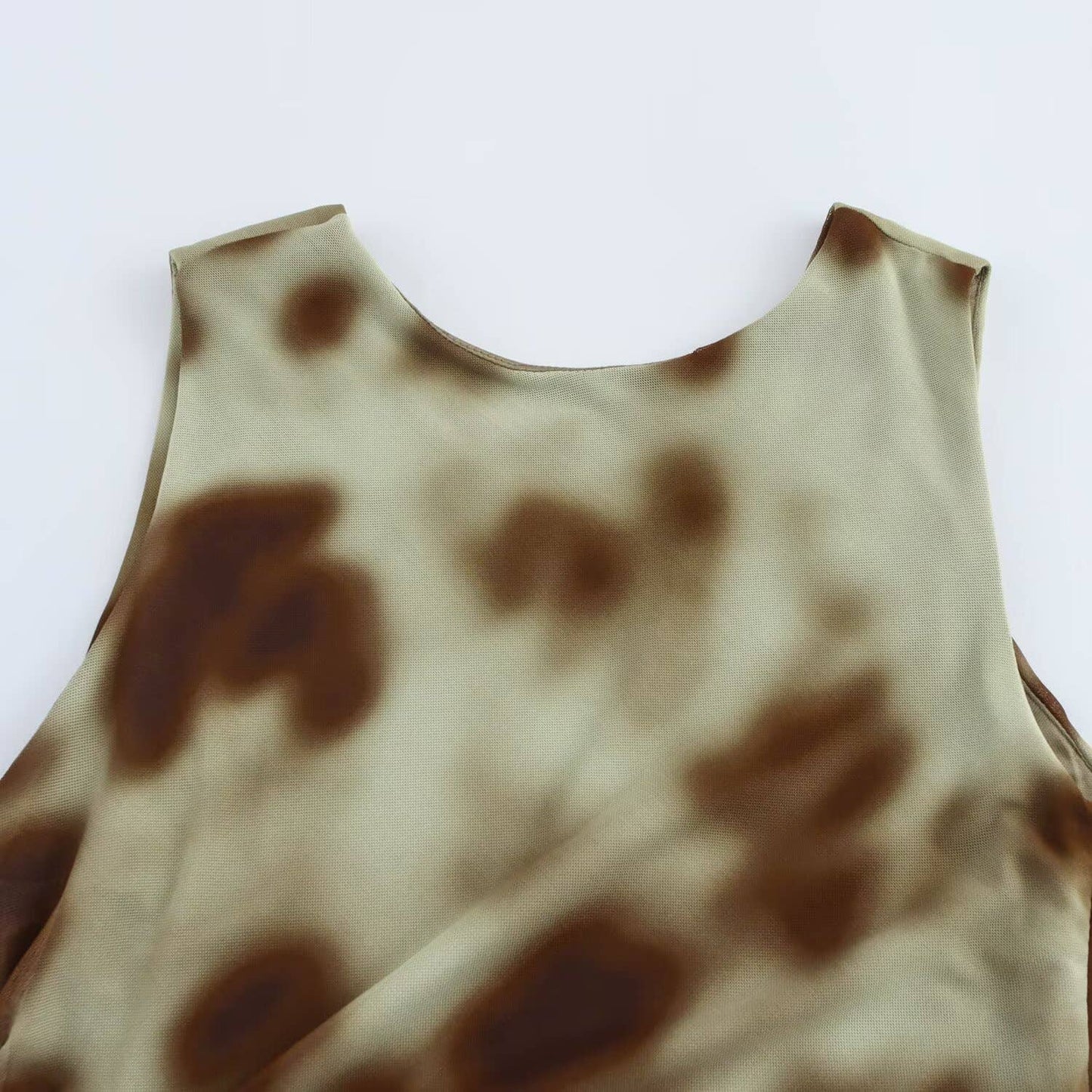 Fitted, irregular backless pleated printed dress