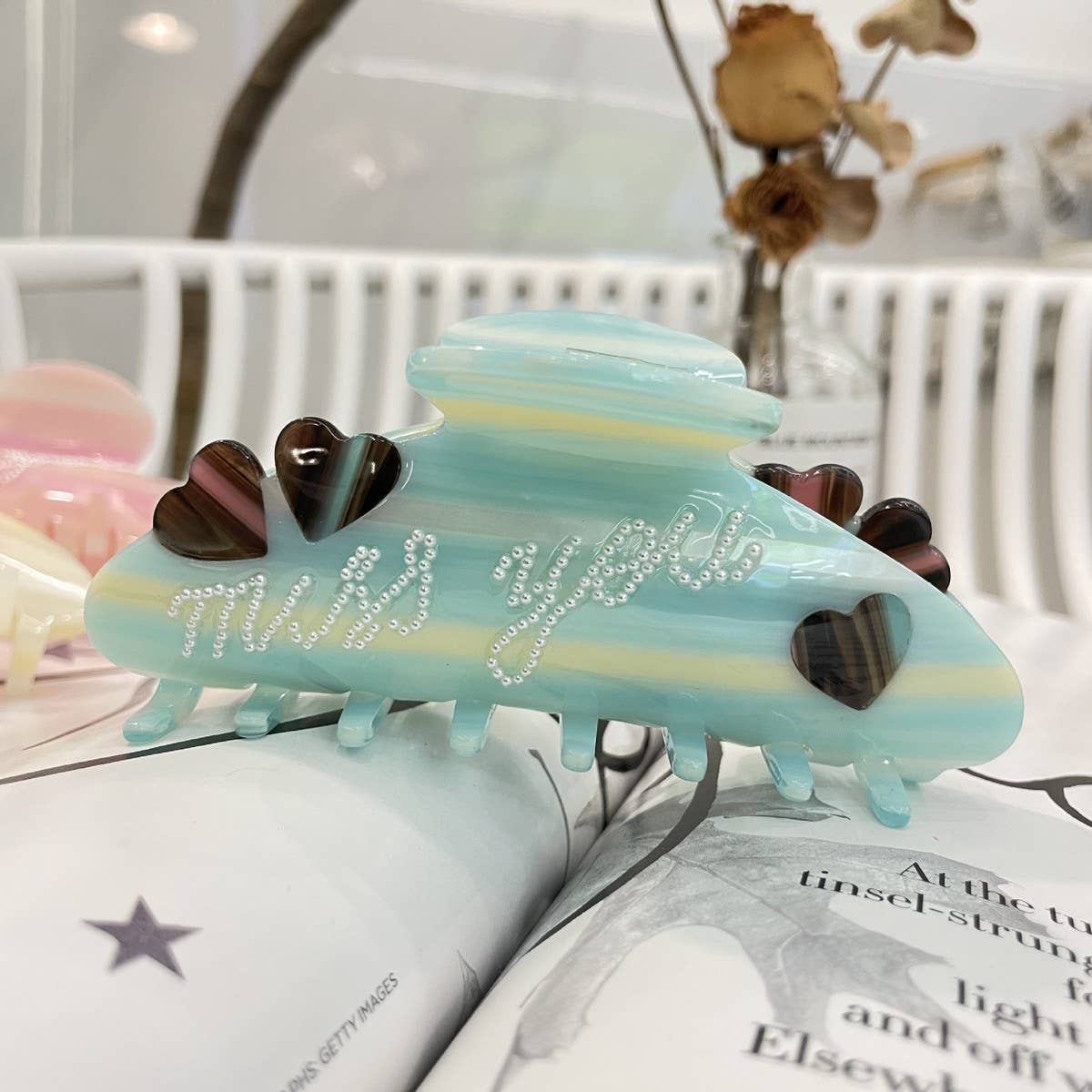 CWAHA1549_LOVE STRIPES MISS YOU PEARLS LARGE HAIR CLAW CLIP