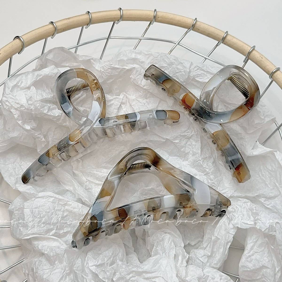 Elegant Marble Hair Claw - Gradient Pattern Clip