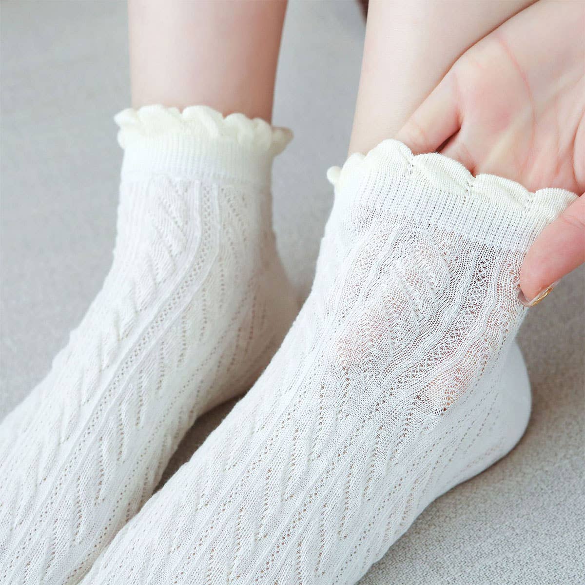 Mesh Retro Twist Ruffle Ankle Socks for Womens