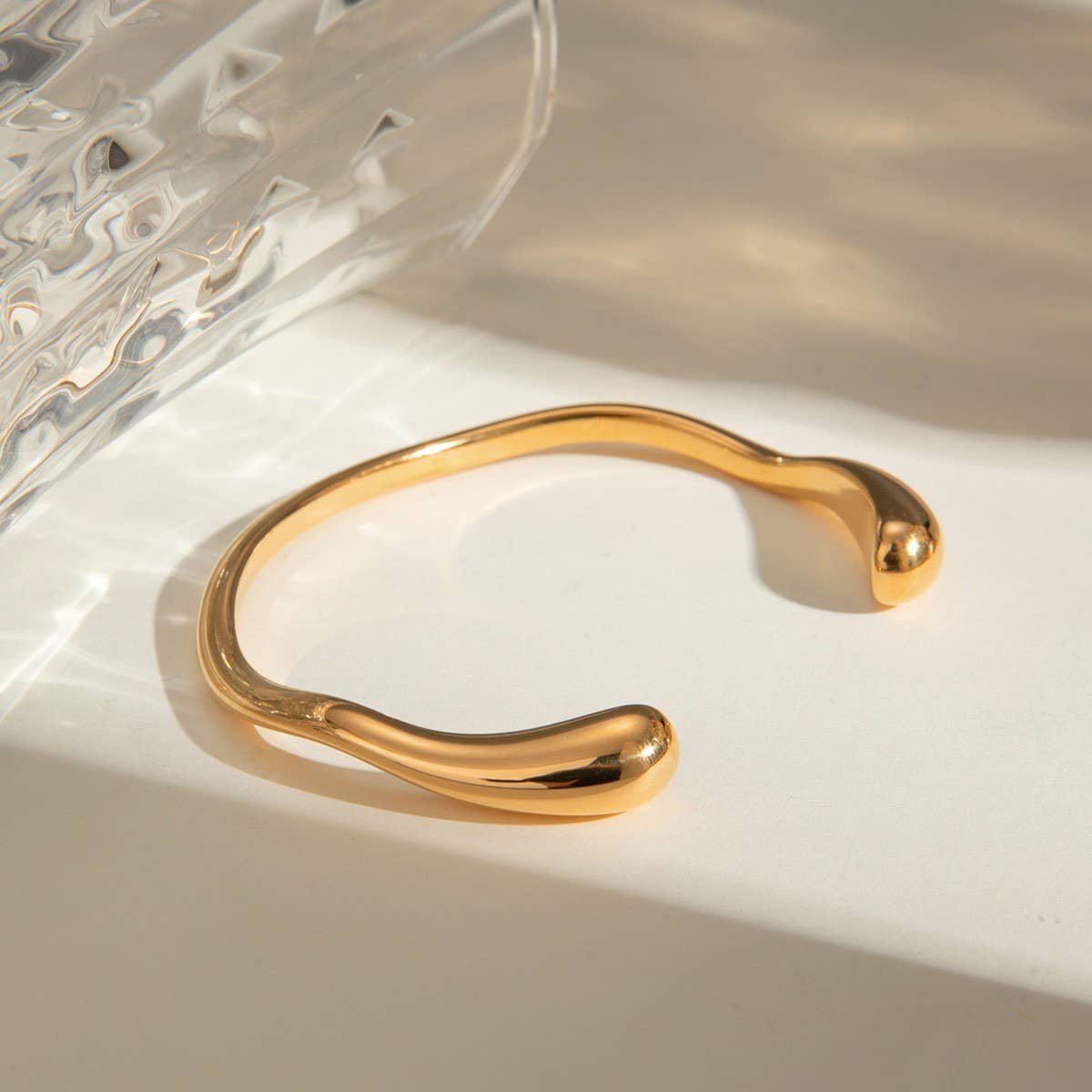 Stylish 18K Gold Plated Irregular Titanium Cuff_CWAJE4768