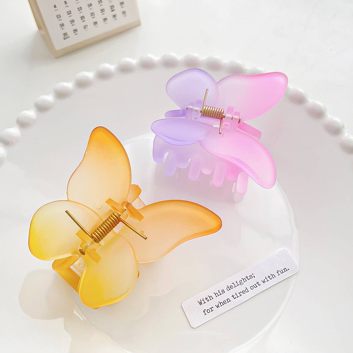 SIMPLE GRADIENT COLOR BUTTERFLY CLIP HAIRPIN_CWAHA1008