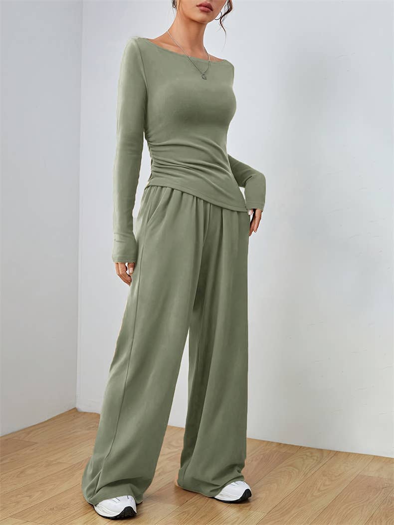 Loose-fitting top and wide-leg pants set