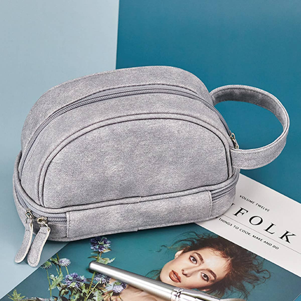 SIMPLE DENIM TRAVEL MAKEUP BAG_CWAB1446