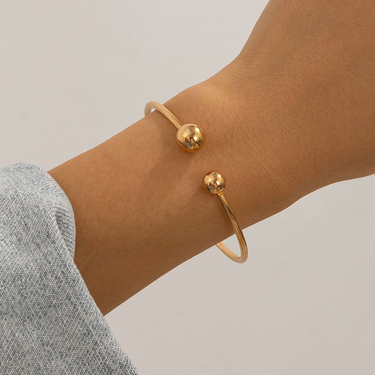 SIMPLE DOUBLE-LAYER HOLLOW KNOTTED OPEN BRACELET_CWMM3101