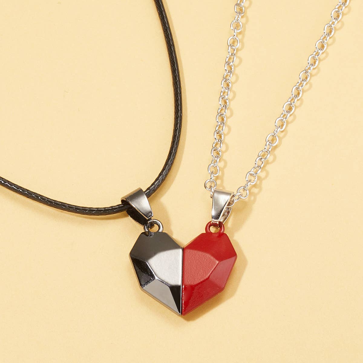 FASHIONABLE SPLICING MAGNETIC HEART NECKLACE