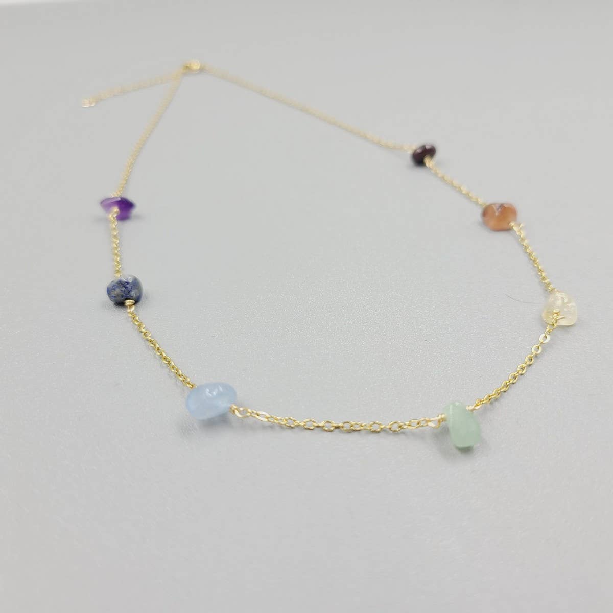NATURAL CRYSTAL COLORED NECKLACE