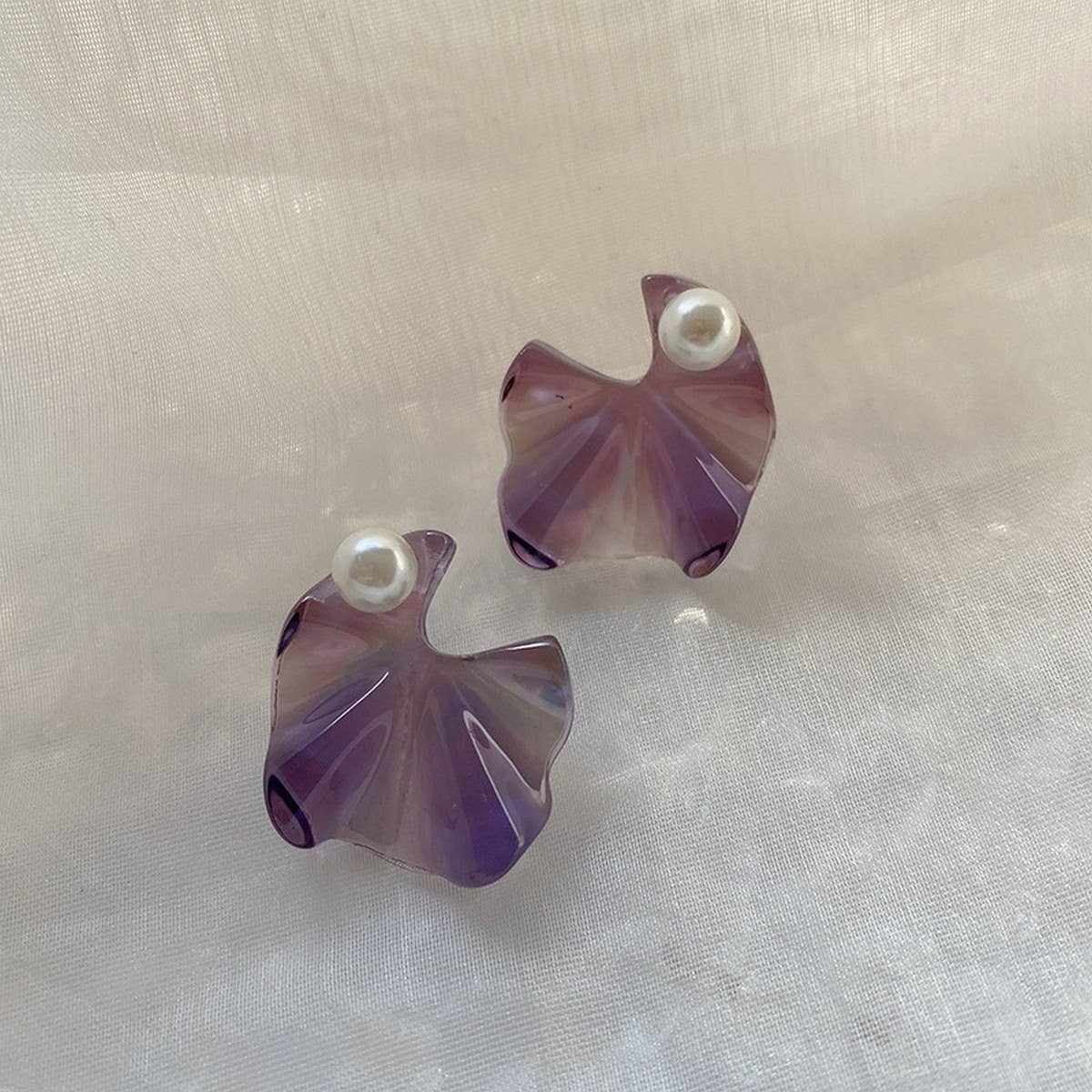 WAVE PLEATED THREE-DIMENSIONAL EARRINGS