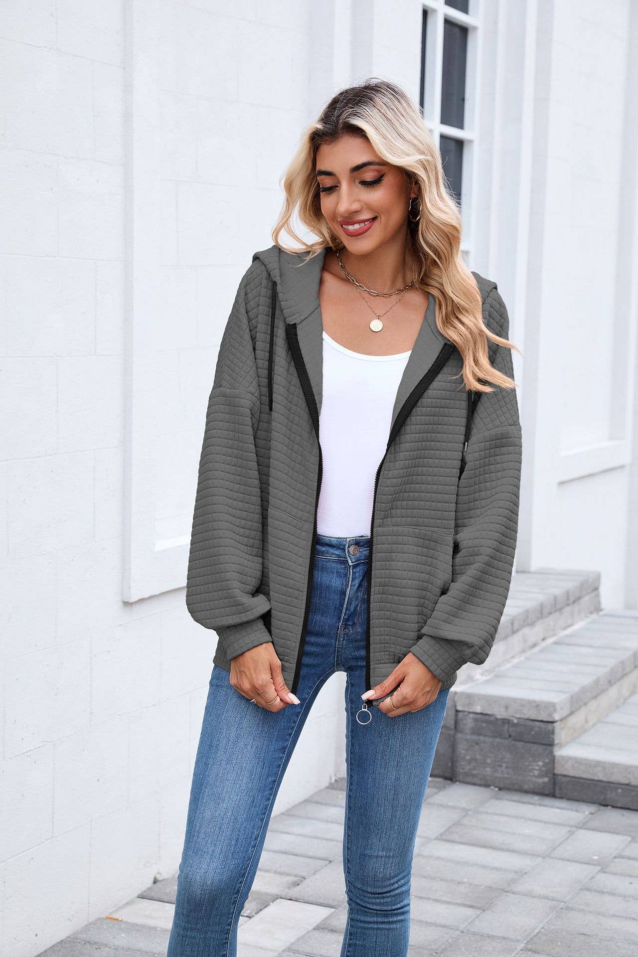 Solid-color zipper long-sleeved hooded jacket