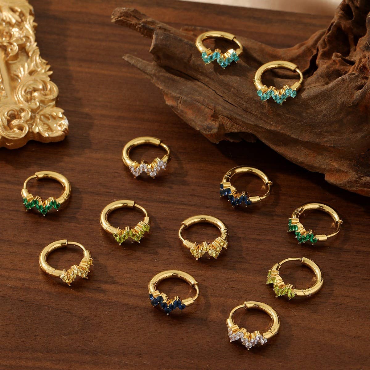 STAINLESS STEEL FLOWER EARRINGS WITH DIAMONDS_CWMM3598