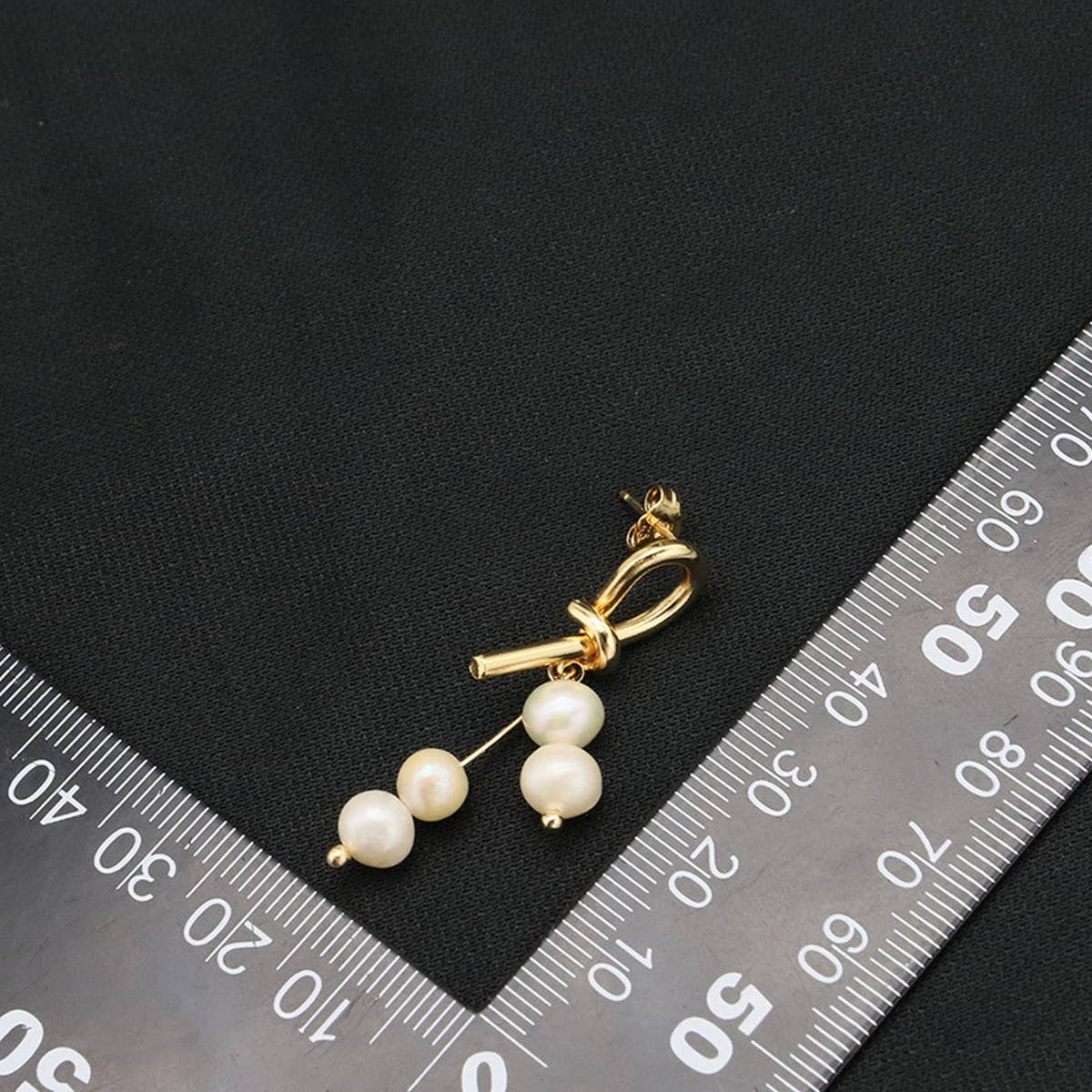 NEW RETRO SIMPLE NATURAL PEARL EARRINGS FOR WOMEN