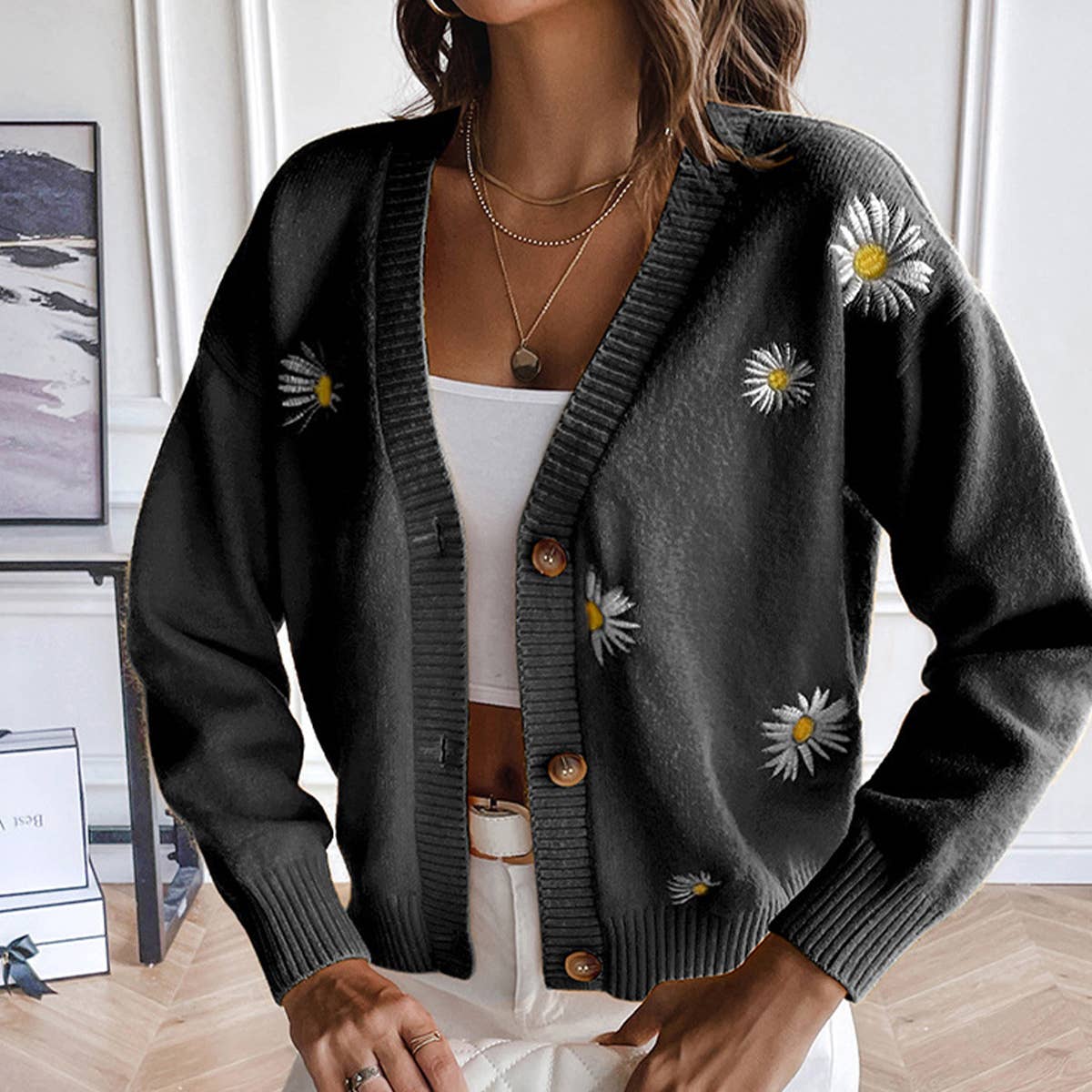 LITTLE CHRYSANTHEMUM EMBROIDERY V-NECK SWEATER