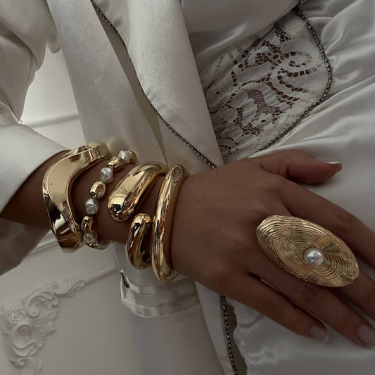 DESIGN IRREGULAR FASHION ALLOY SMOOTH BRACELET