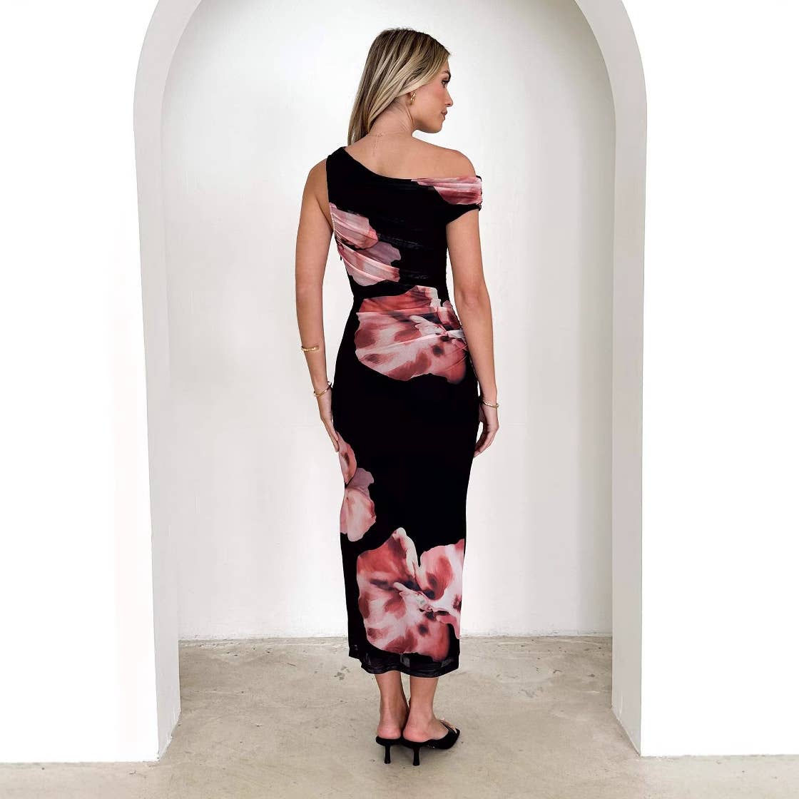 Sleeveless slant shoulder print pleated dress