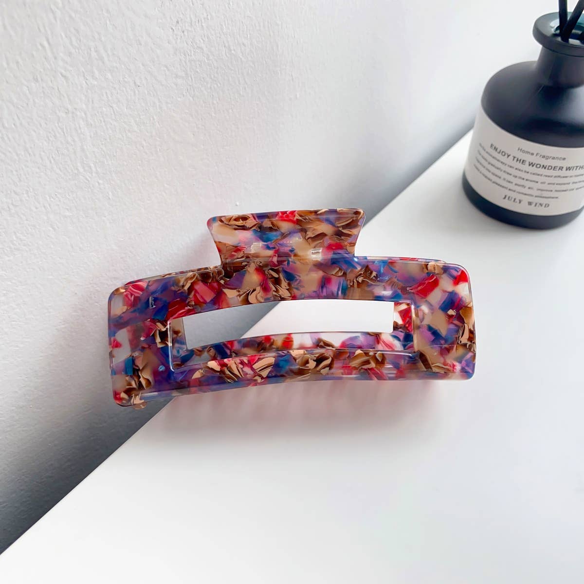 Retro and high-end acetate leopard hair clippers