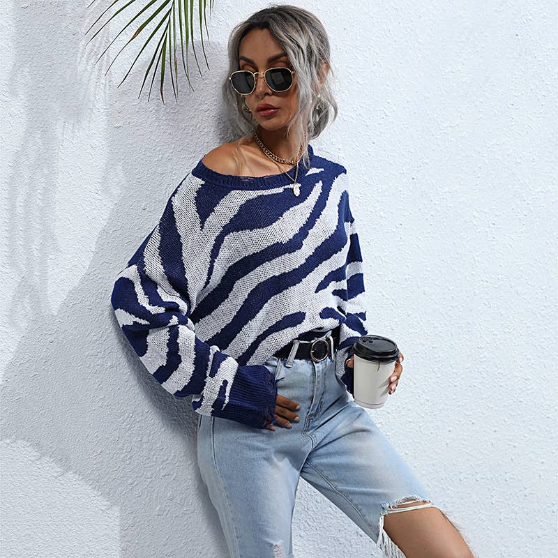 KNIT PULLOVER SWEATER WITH ZEBRA-PRINT CREW NECK
