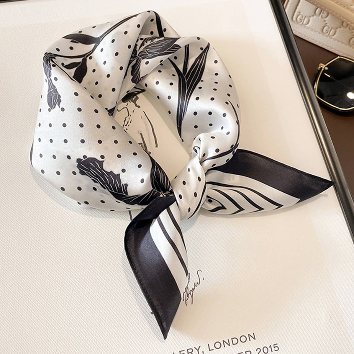 Commuter Scarf-Artistic Leaf Print Sunscreen Shawl