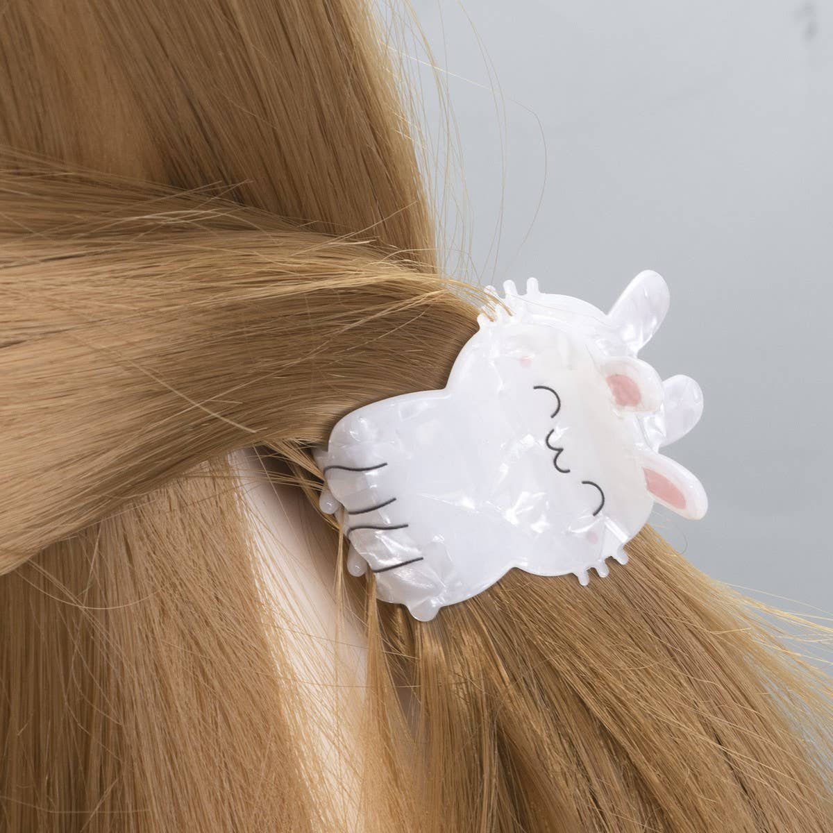 CWAHA1434_WHITE CARTOON RABBIT HAIR CLAW CLIP