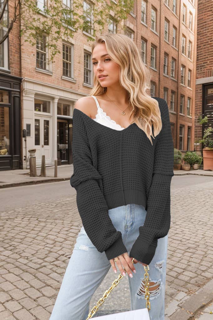 V-NECK OFF-THE-SHOULDER LOOSE-FITTING SWEATER