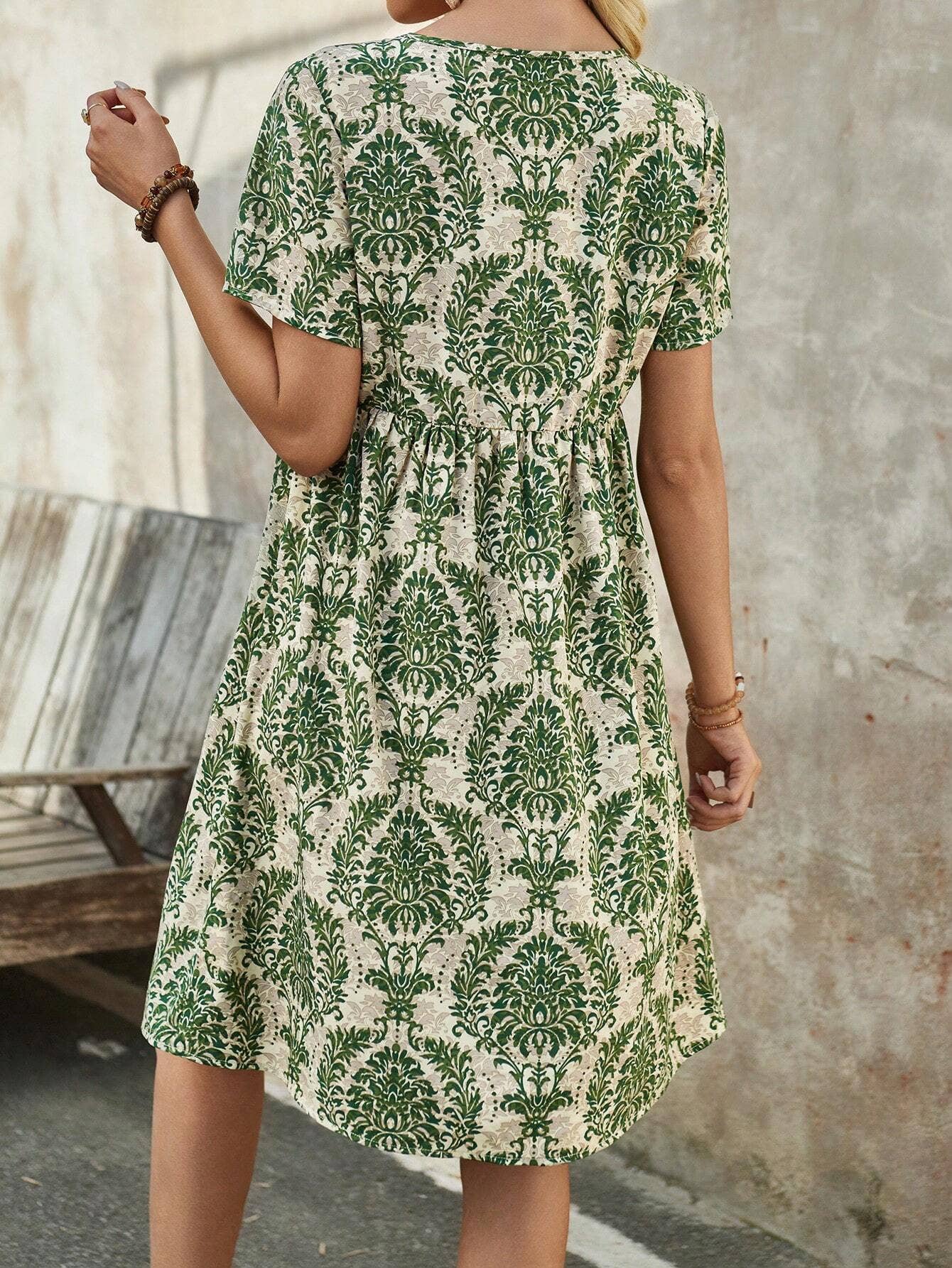 Printed V-neck loose dress