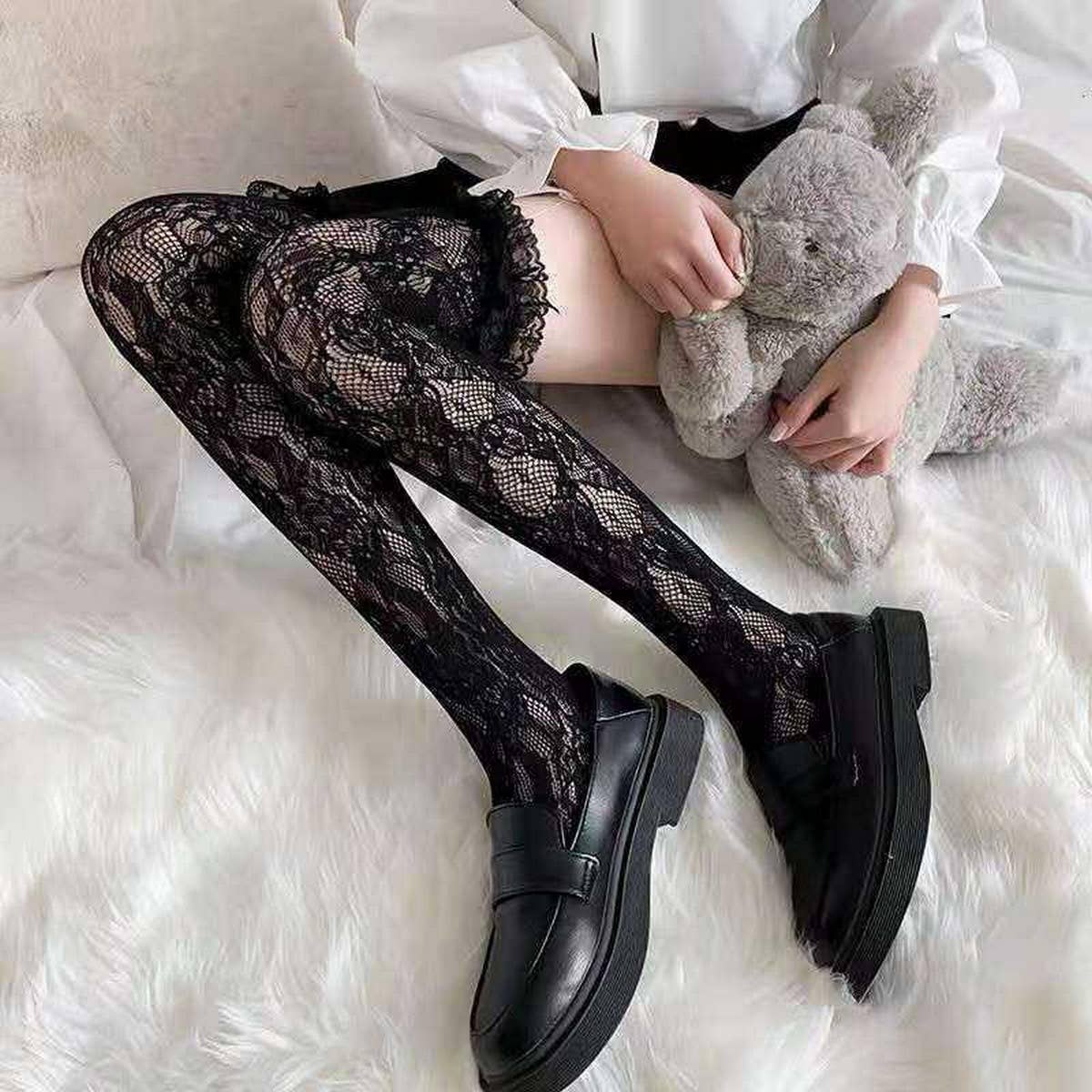 THIN KNEE LENGTH SOCKS LACE LOLITA SOCKS