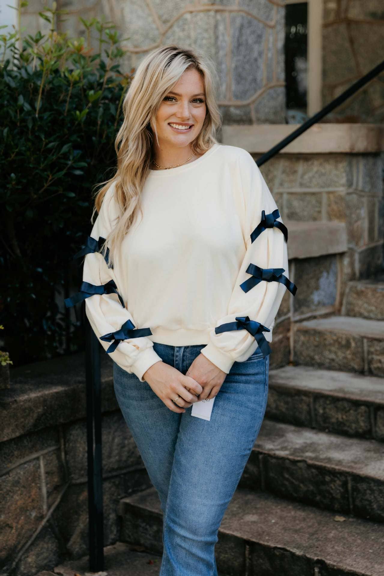 Round-neck color-blocking bow pullover hoodie