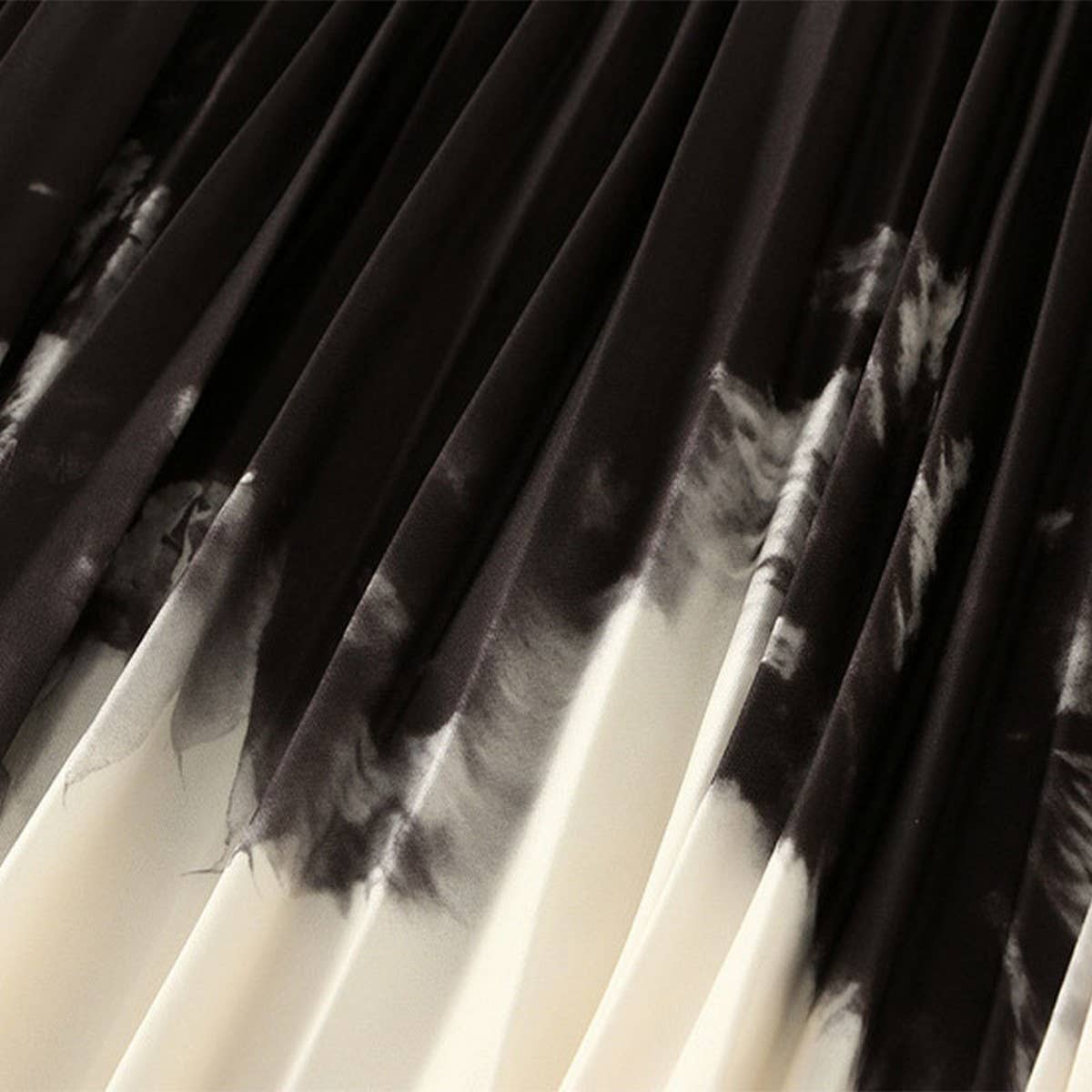 Gradient Print Pleated A-Line Flowy Midi Skirt