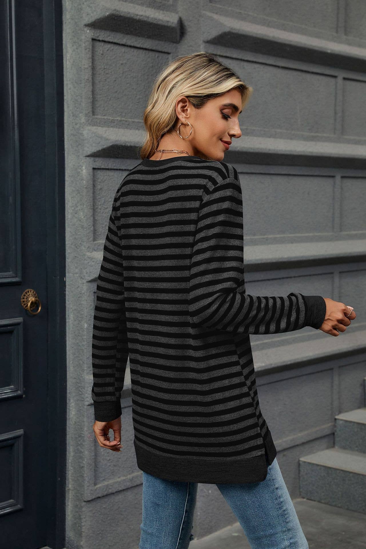 Round-neck striped color-blocked slit T-shirt