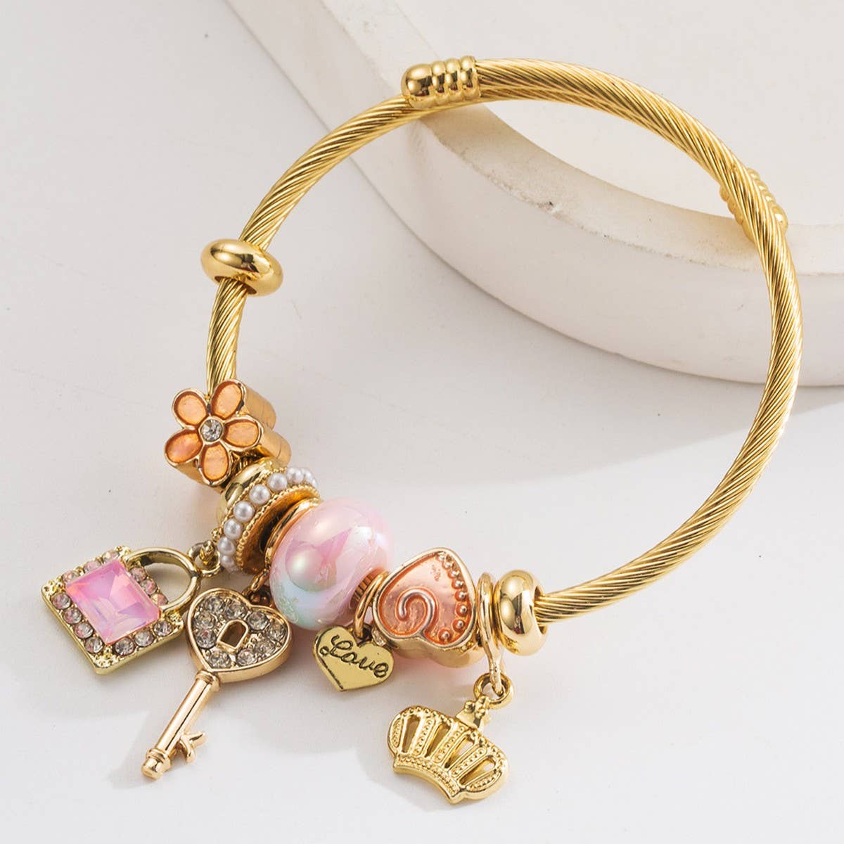Adjustable Gold Bracelet with Crown, Key & Heart_CWMM8565