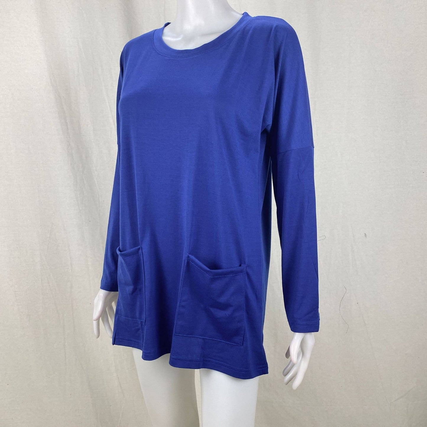 Solid-color loose round-neck pocket T-shirt