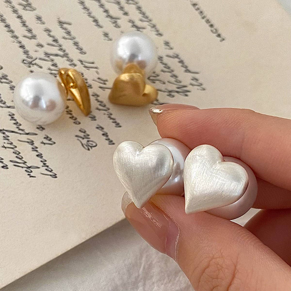 VALENTINE'S DAY FASHION HEART PEARL METAL EARRINGS
