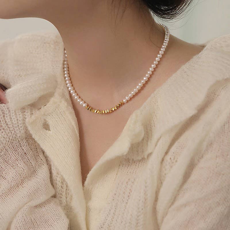Fashionable Bahak freshwater pearl necklace