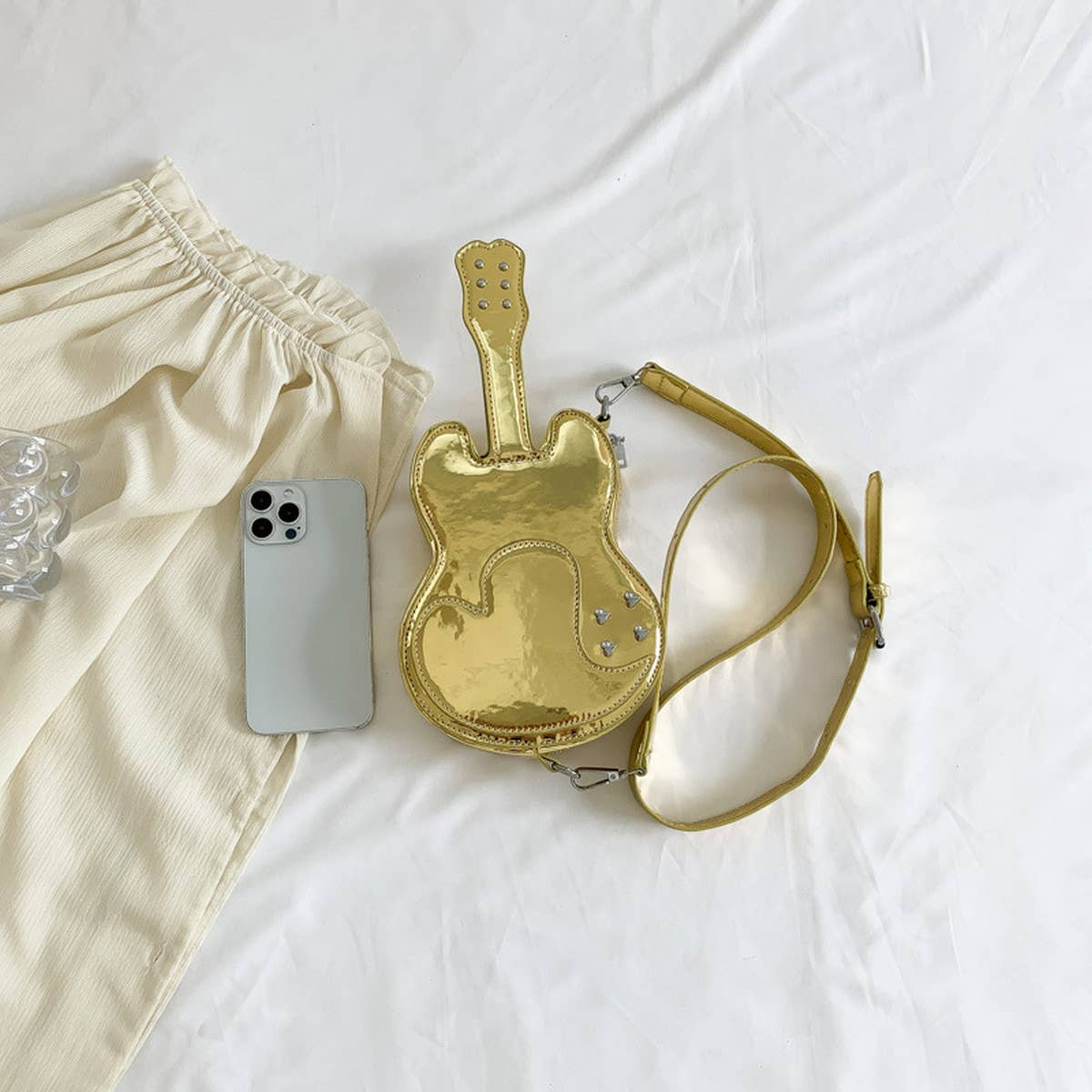 FASHION VIOLIN SHAPE CHAIN SHOULDER BAG_CWAB0995