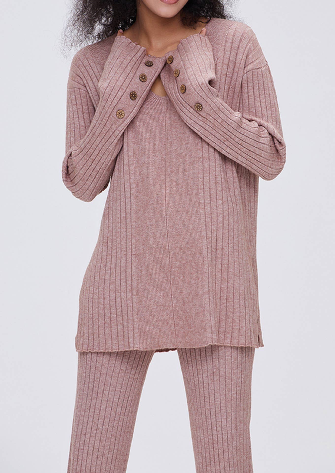 Long sleeves and trousers solid color knit suit