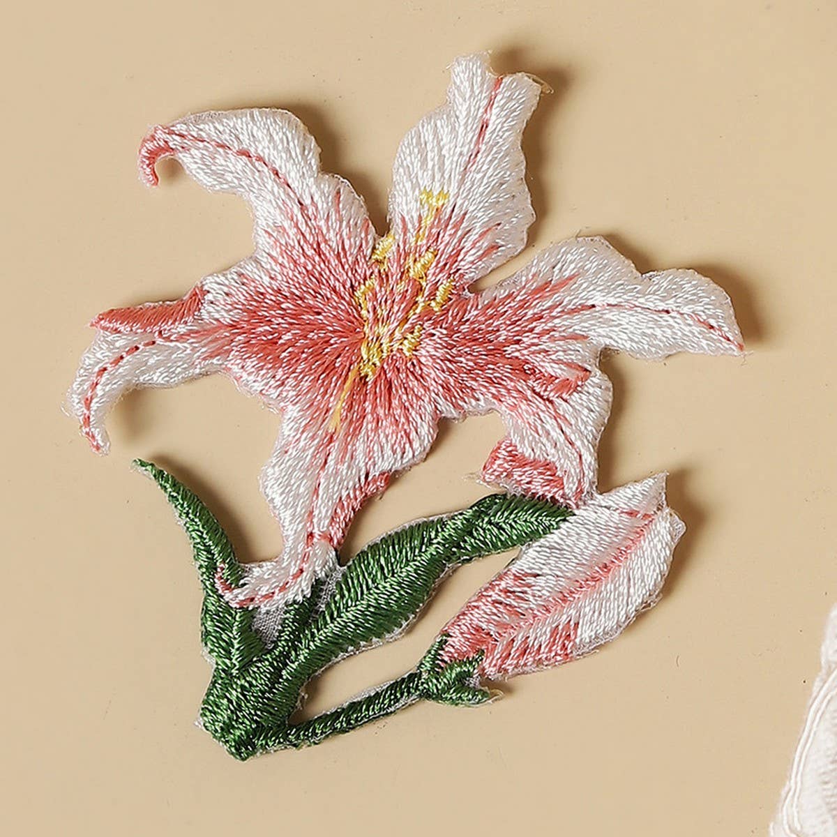 3D Flower Embroidered Patch for Fabric Repair_CWMM5922