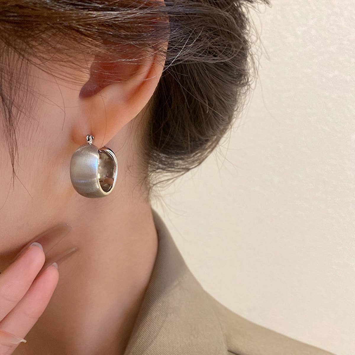 ROUND FASHION COOL STYLE EARRINGS