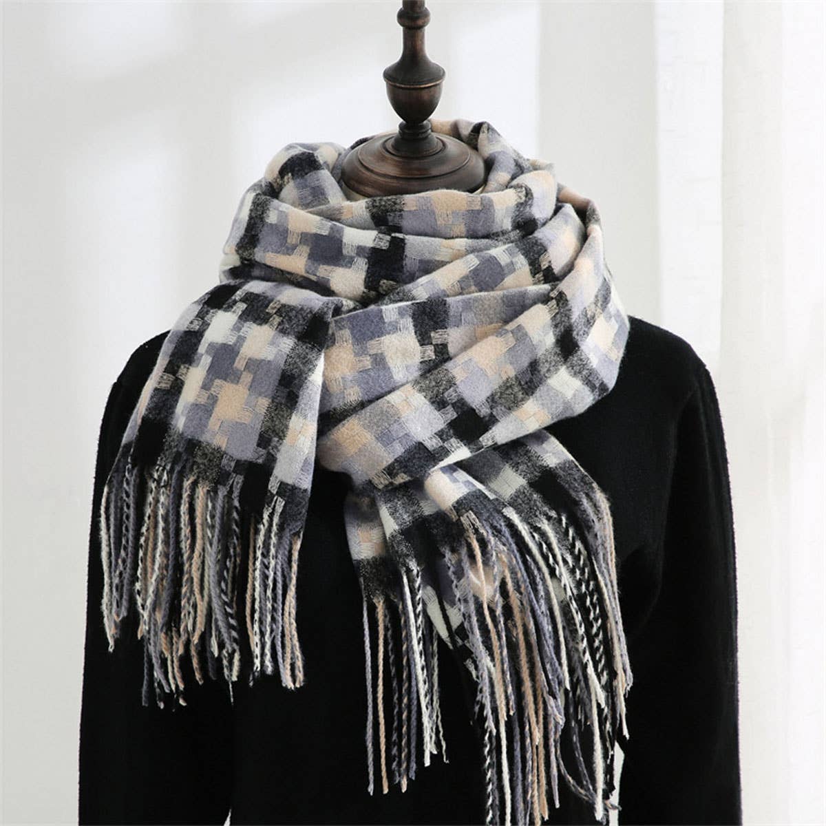 Plaid Fringe Scarf ??Trendy Winter Wrap_CWASC0199