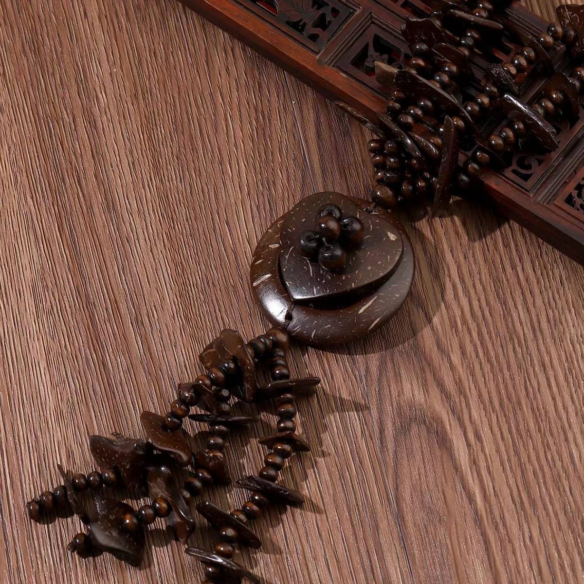 ETHNIC COCONUT SHELL WOOD BEADS VINTAGE NECKLACE