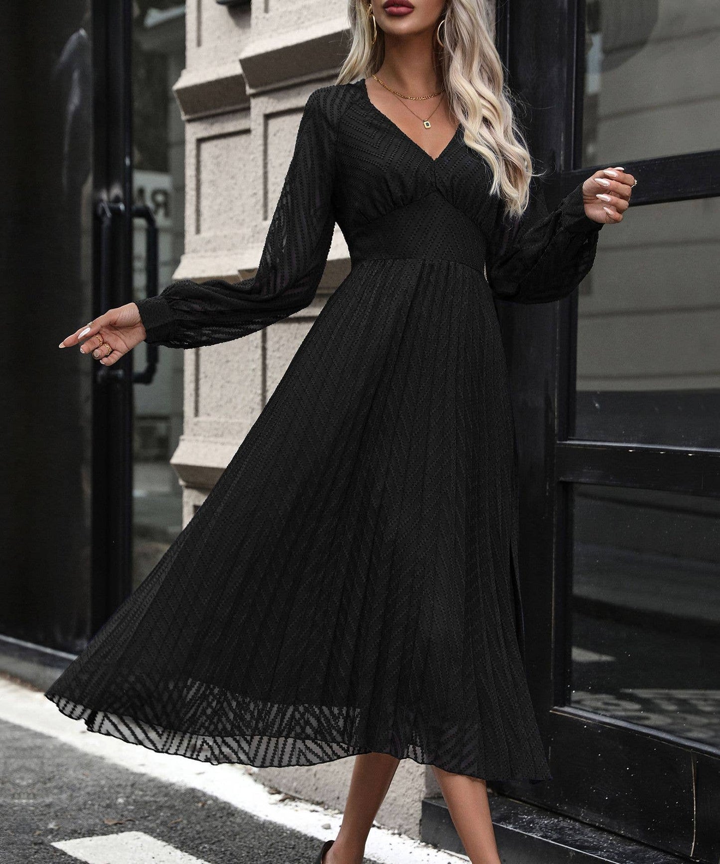 Long sleeve solid color advanced V-neck dress