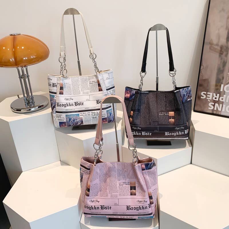 Newspaper printed large-capacity bucket bag
